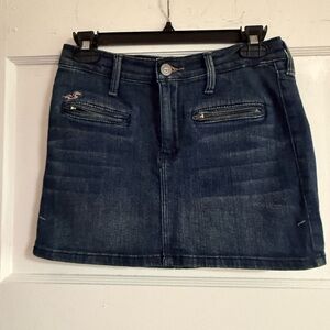 Size 5 Hollister Dark Blue Denim Mini Skirt. Great condition